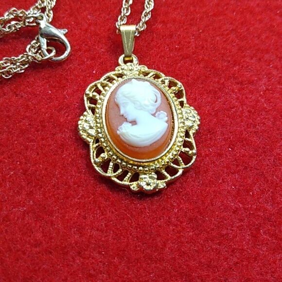Vintage Cameo Group Dangling Pierced Earrings w/ Faux Pearls Stick pin Necklace - Picture 2 of 8